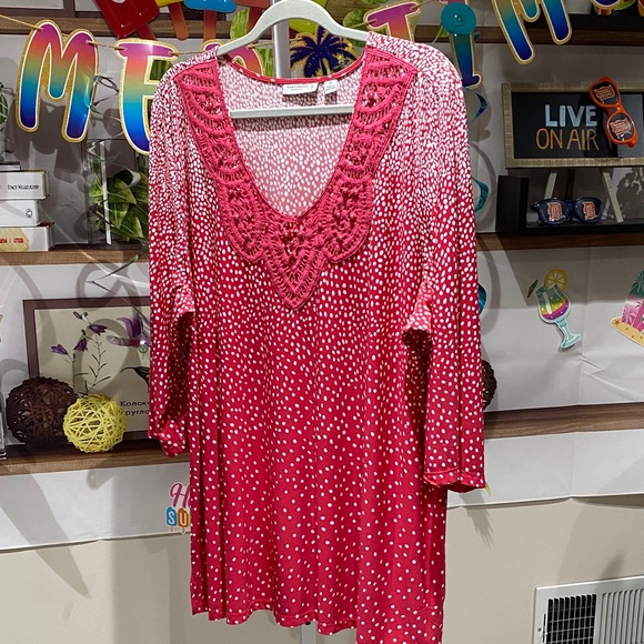 Susan Graver Pink and White Textured Blouse size 2 X 27 Ptp - Picture 1 of 3